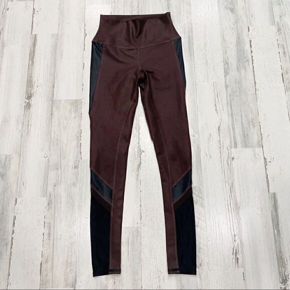 Alo Elevate High Waist Leggings in Mink/Black - Picture 1 of 5